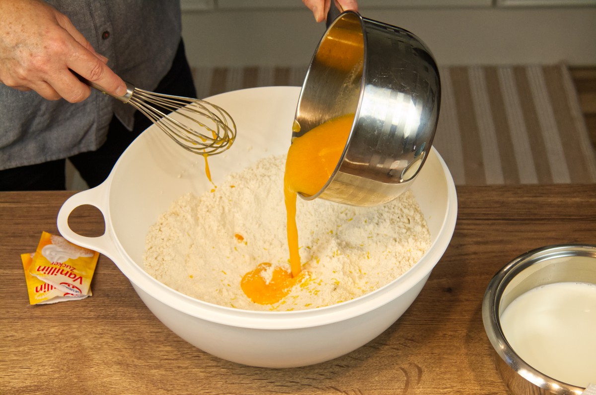 Dotter und Butter hinzufügen
